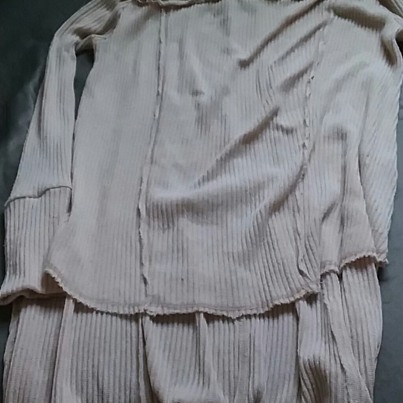 Off shoulder hi low tunic top - Picture 4 of 6